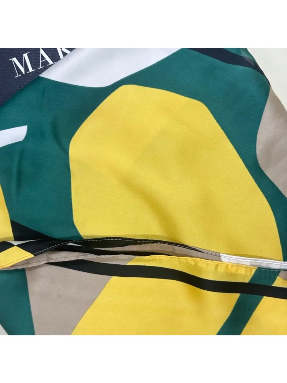 ✨Luxurious Elegant Silky Scarf Yellow Green Black Beige Geometric Square Bandana